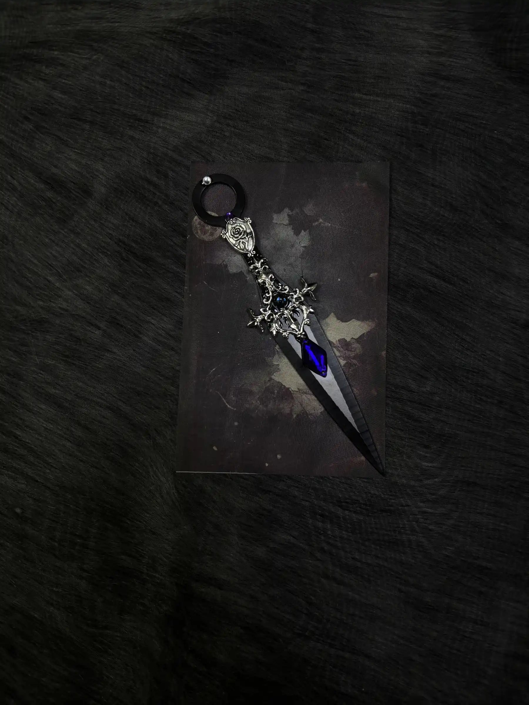 Amethyst Rose Thorn Kunai product photo 2