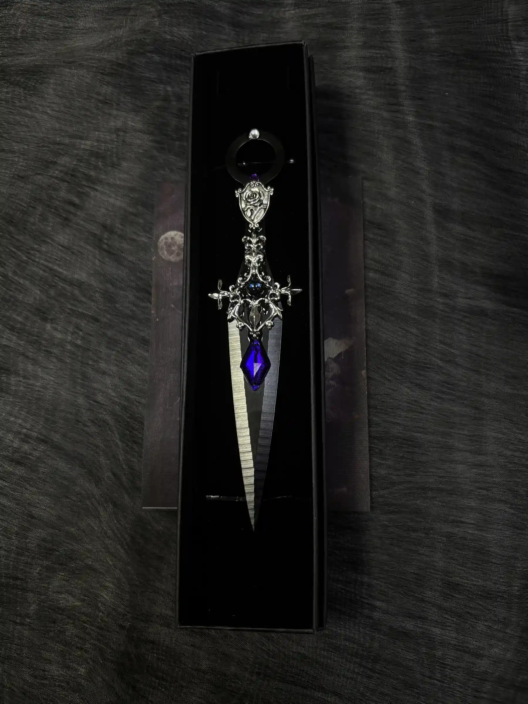 Amethyst Rose Thorn Kunai product photo 4
